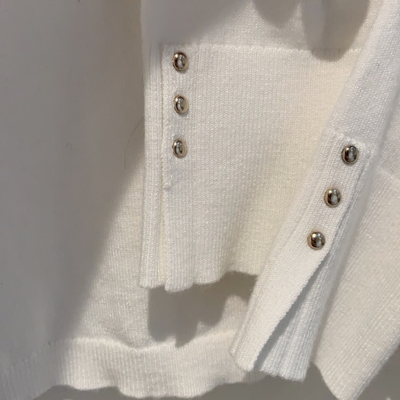 White House turtleneck - Picture 5 of 7